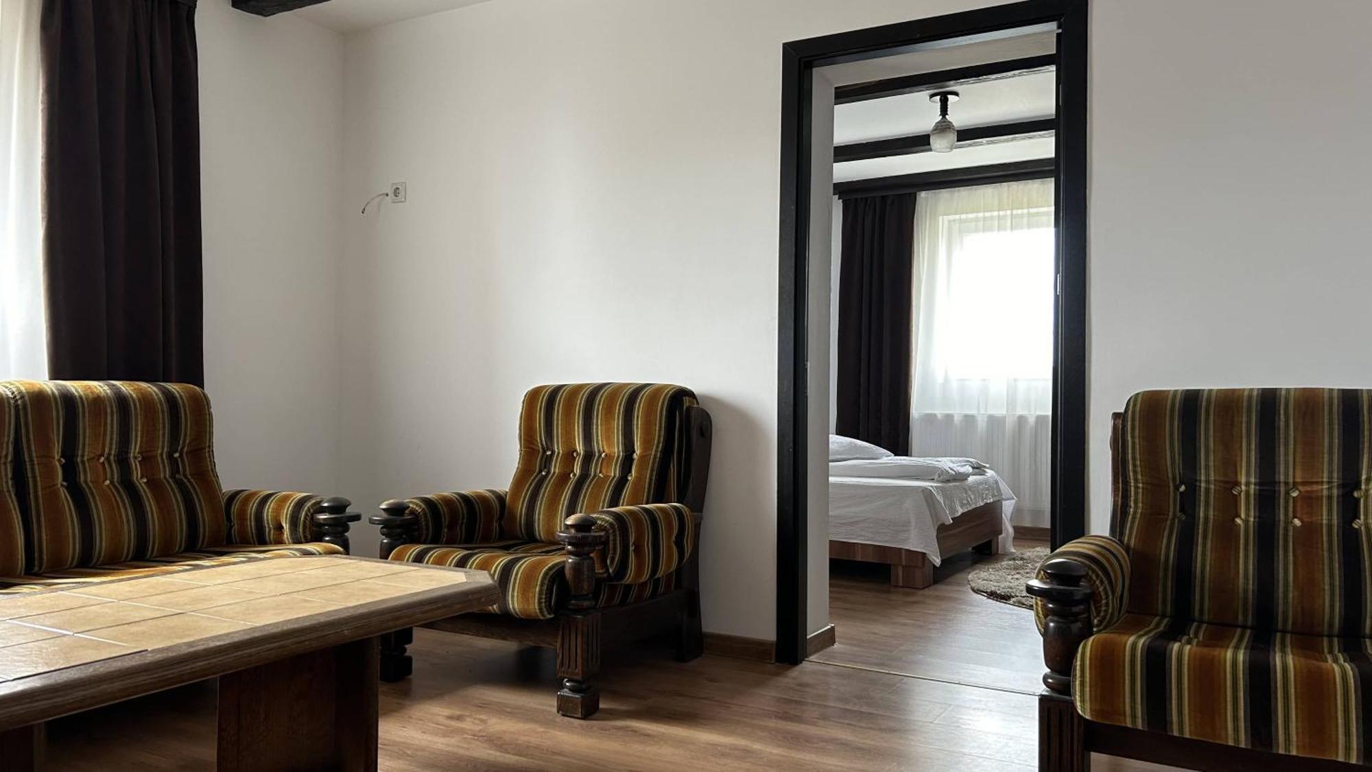 Hotel Intim Rădăuţi Exterior foto